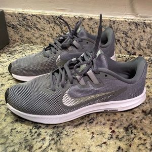 Nike running shoes - grey with silver